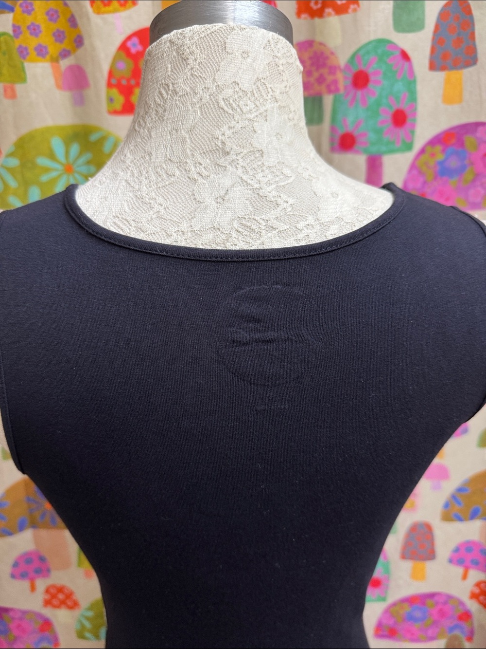 I.N.C Lace Trim Tank Top. Small - Picture 6 of 11